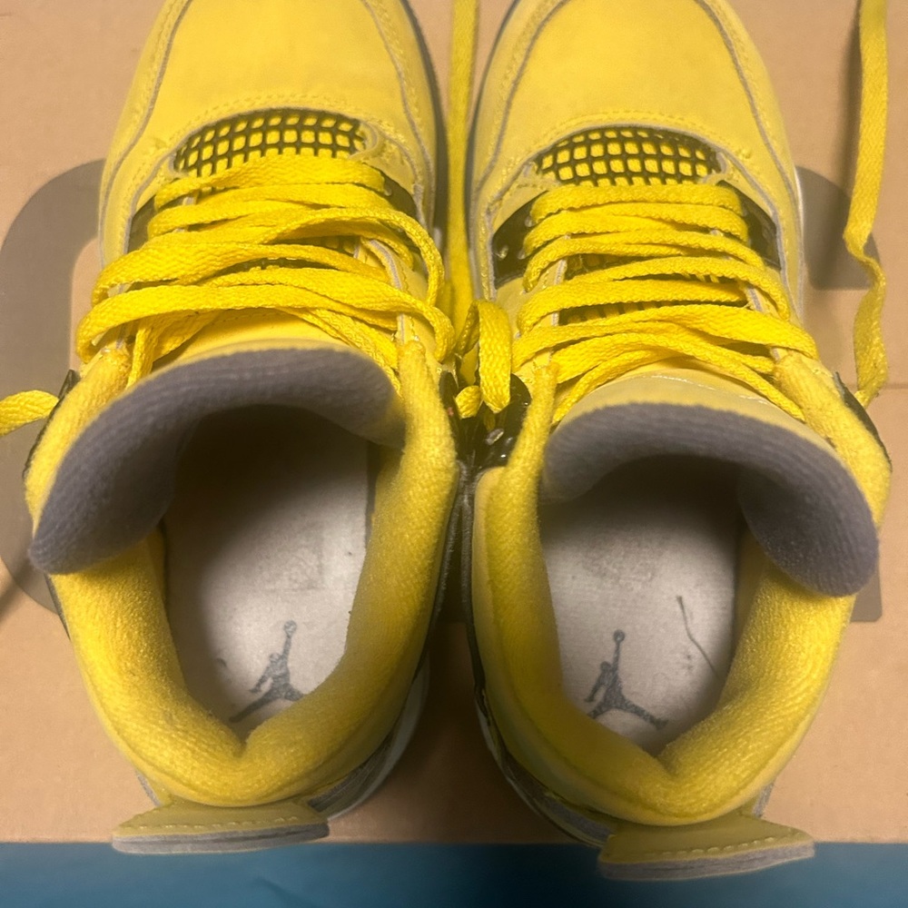 Jordan 4 - Picture 3 of 10